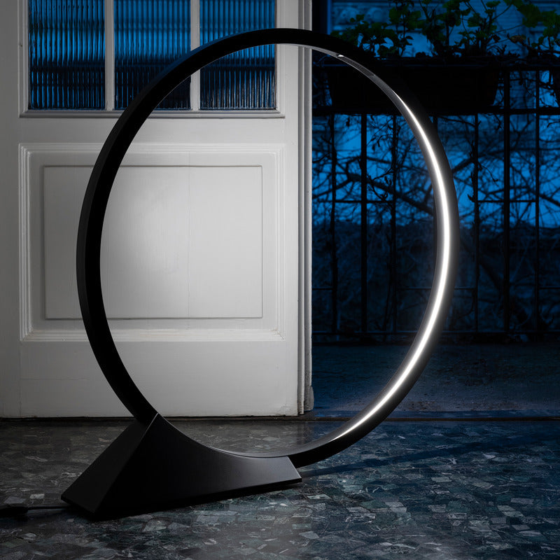 "O" Outdoor Floor Lamp - Image 2